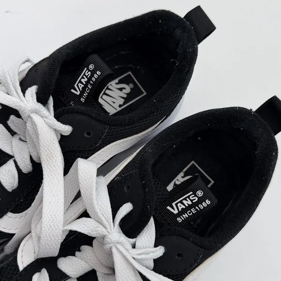 Vans Range EXP Low Top Youth Size 4 Black White Nylon Suede Sneakers - Picture 14 of 16